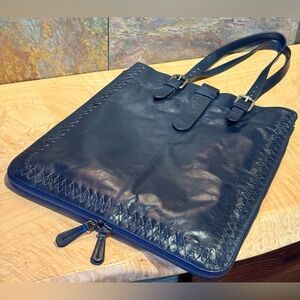 Latico, vintage expandable shoulder/hand bag. Blue, woven leather around bag.